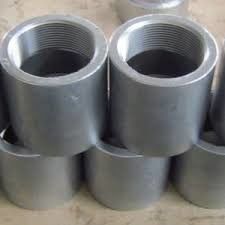 3000LB 2000LBはASME B16.11 ASTM A105の肘の帽子のティーに合うSWに通した