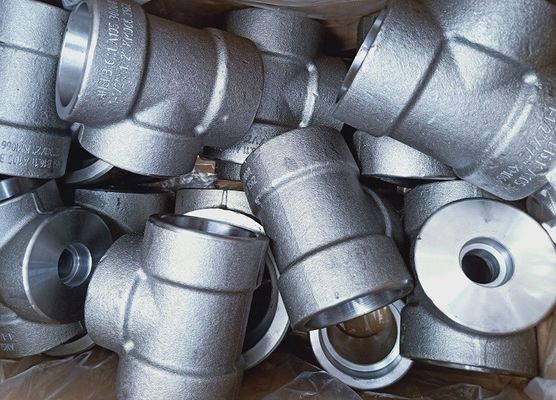ASME B16.11 A105の肘通された造られた鋼鉄付属品を溶接するソケット3000のLbsの