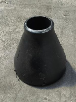ISO PED ASME B16.9の詐欺ECC鋼管の減力剤SCH40 A234 WPBの黒のペンキ