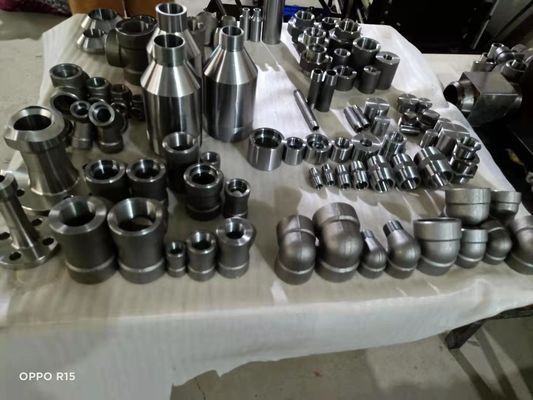 3000lbs 6000lbsはASME B16.11のソケットの溶接の管付属品に合うFrogedに通した